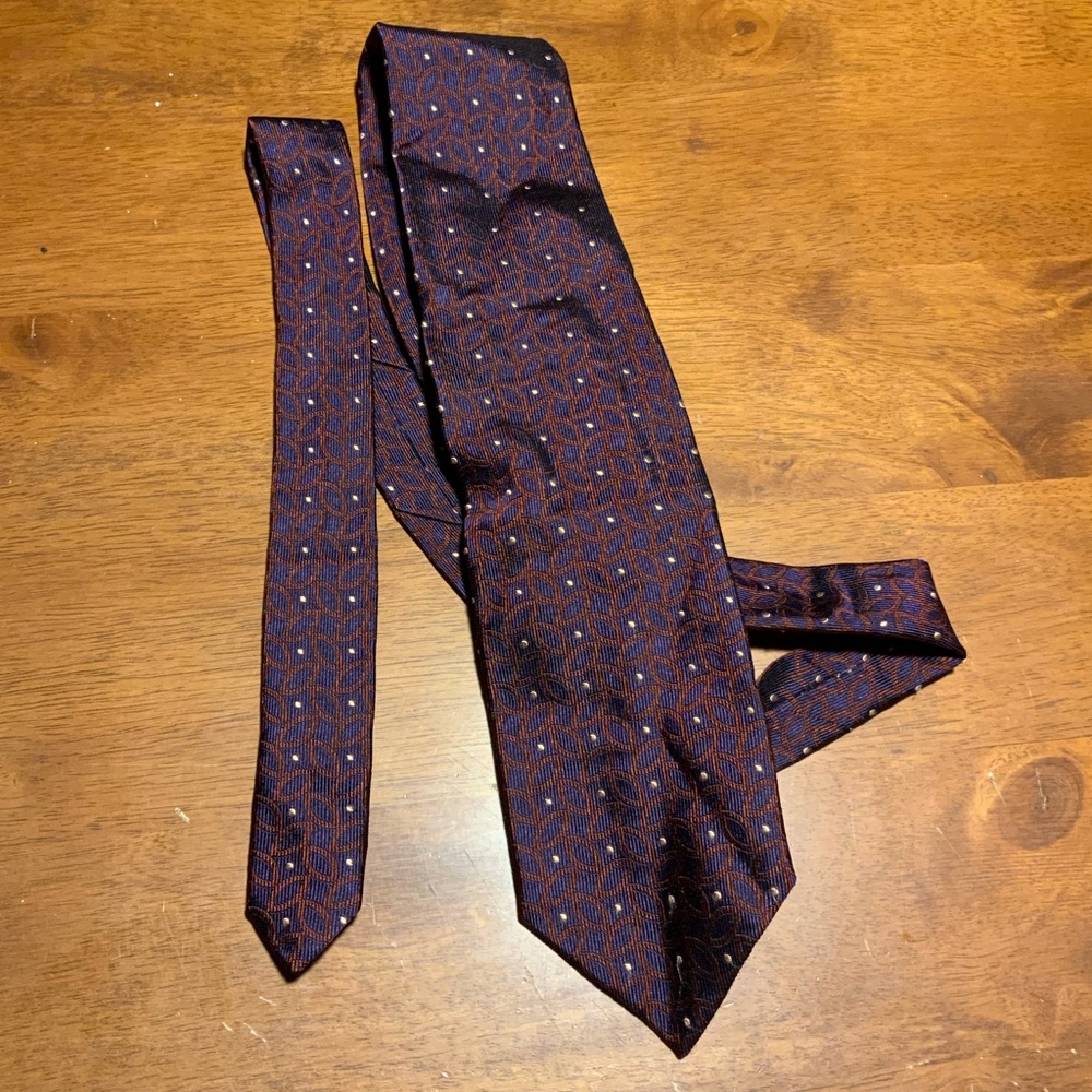 NH Nick Hilton 1888 Purple Dark Burgundy Dot Floral 100% Silk Italy Neck Tie